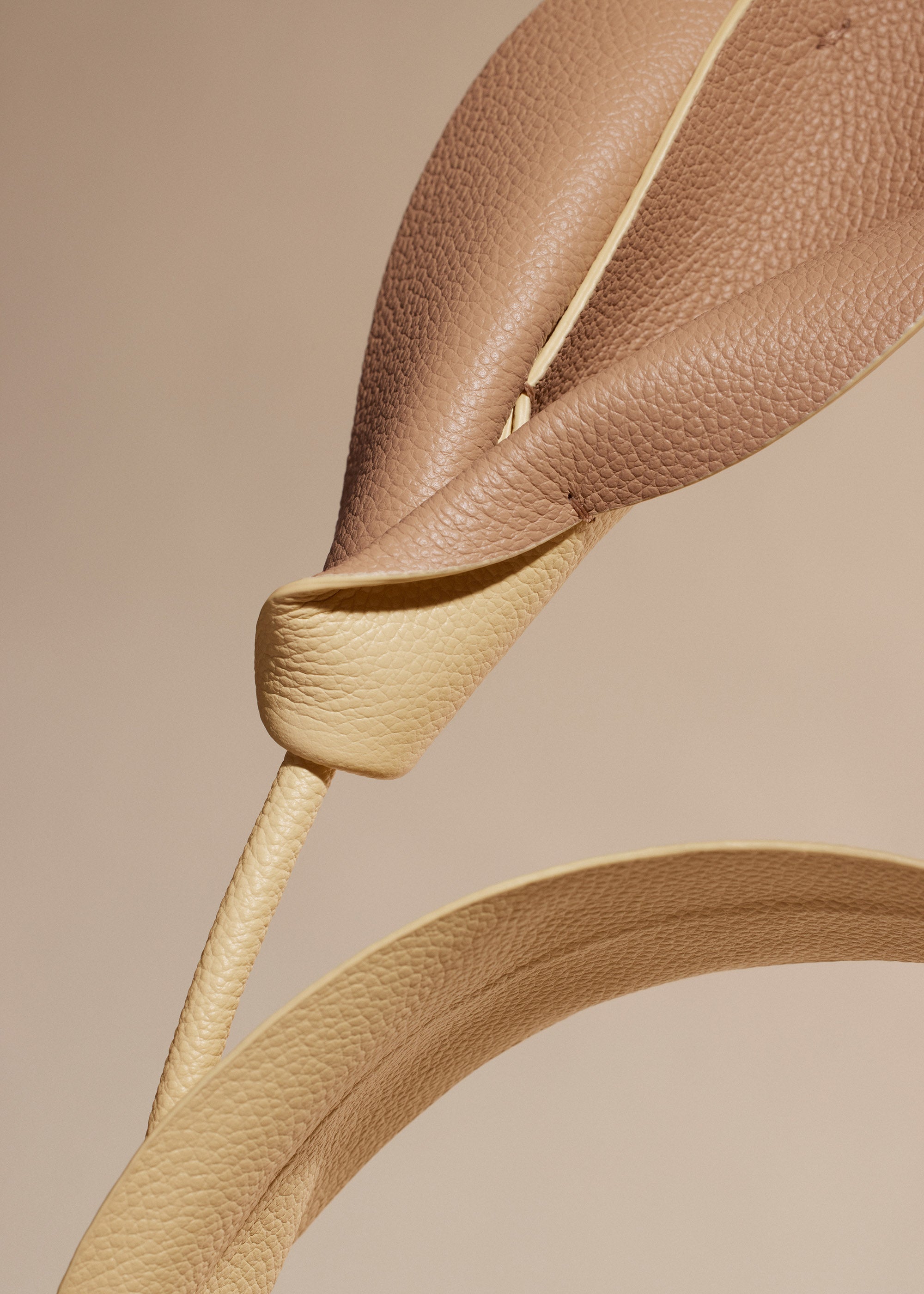 Pili Flower - Textured Duo Wheat